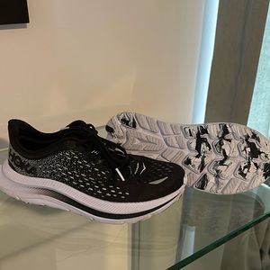 Hoka Kawana Size 7.5